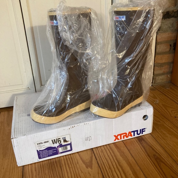 Xtratuf Salmon Sisters Mermaid Life Rainboot size 6 - Picture 2 of 5